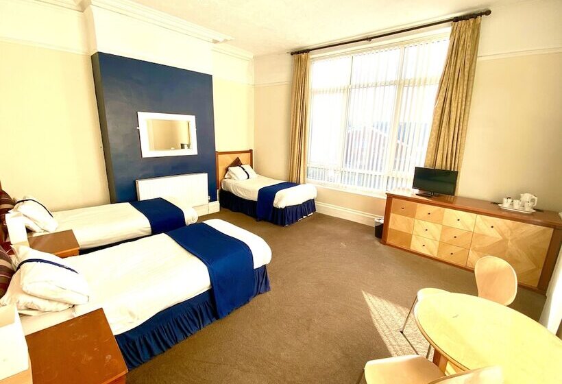 اتاق استاندارد سه نفره, The Stalbridge Guest House