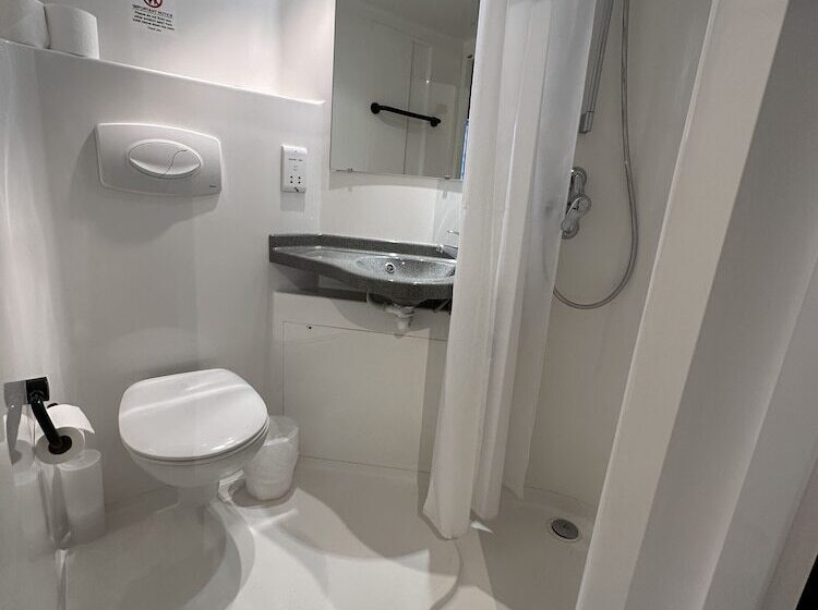 스탠다드 싱글 룸, Tudor Court