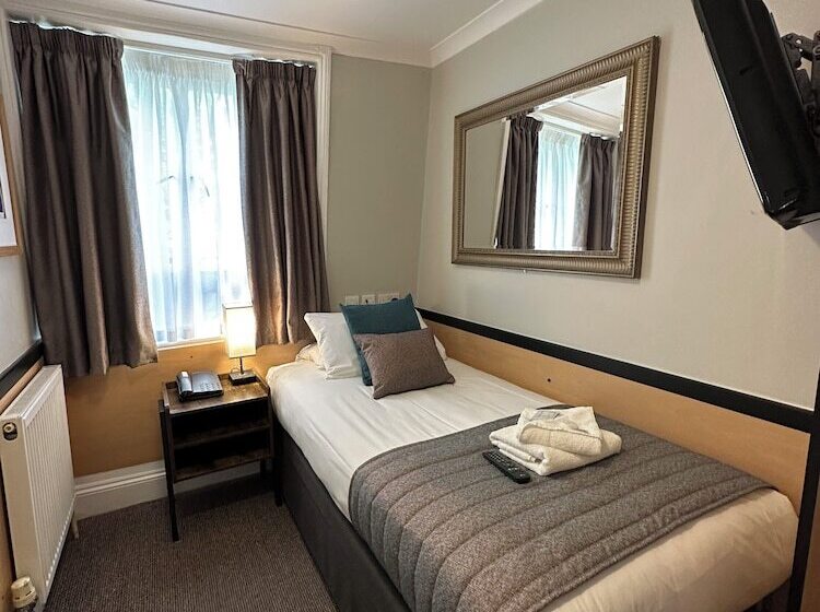 스탠다드 싱글 룸, Tudor Court