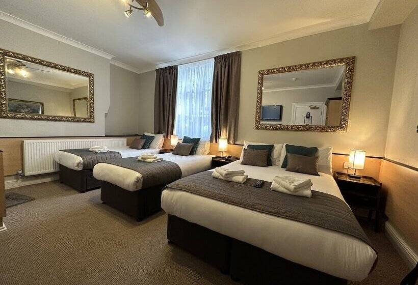 4인용 스탠다드 룸, Tudor Court