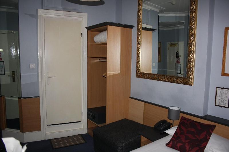 스탠다드 싱글 룸, Tudor Court