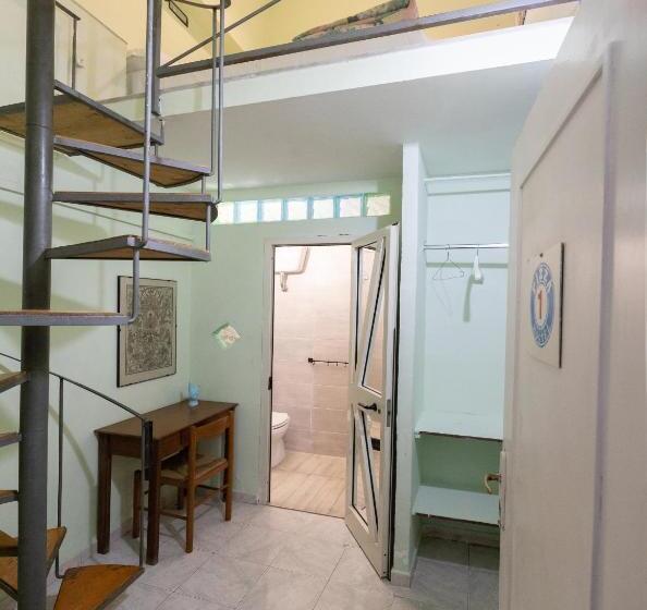 Camera Standard, Naples Pizza Hostel