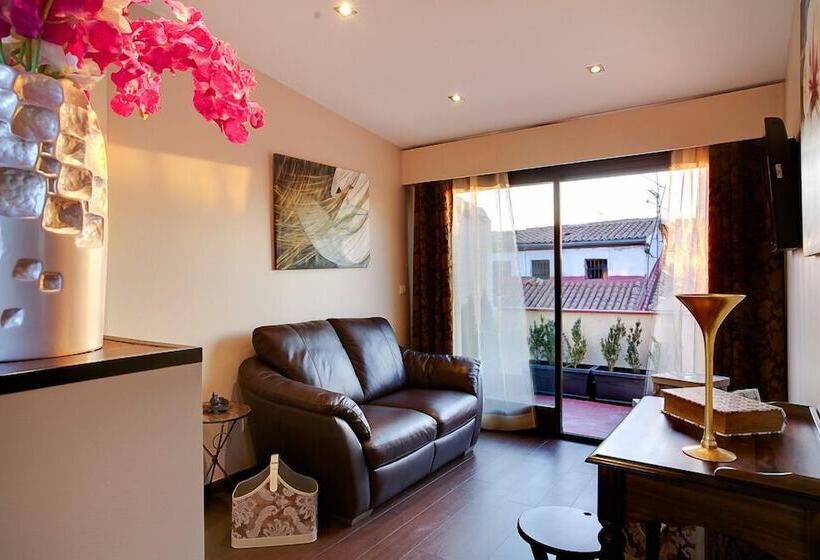Suite with Terrace, Thc Tirso Molina Hostel