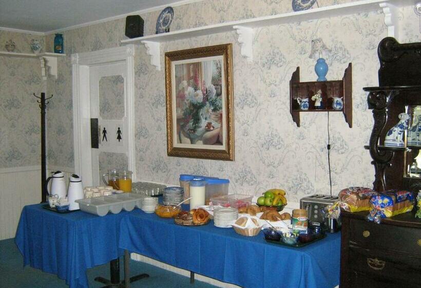 غرفة قياسية, The Olde Village Inn