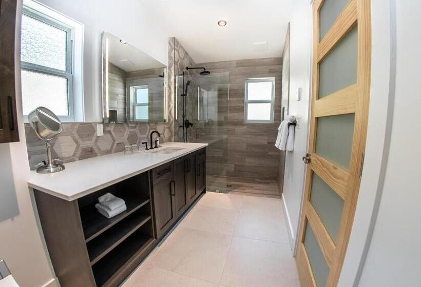 בית, חדר שינה 1, Halcyon Hot Springs Resort