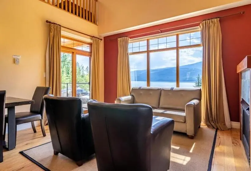シャレー・スペリアー1寝室, Halcyon Hot Springs Resort