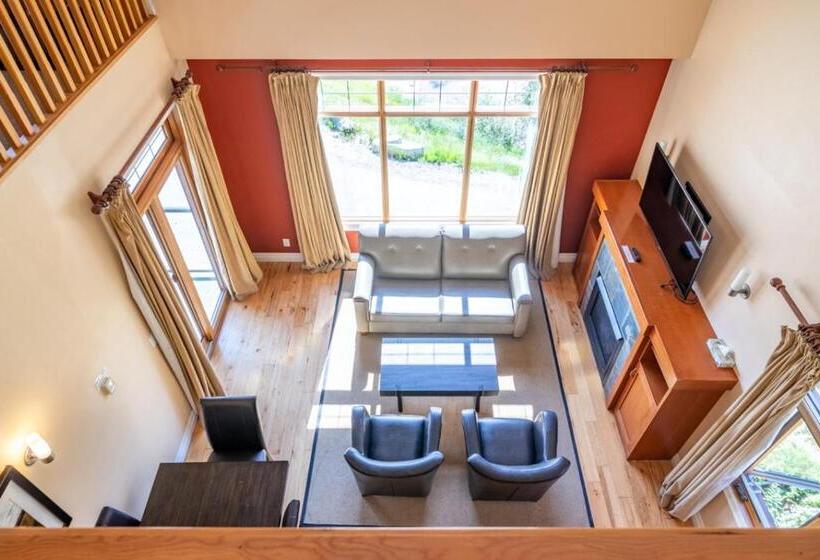 בקתת סופריור בת חדר 1, Halcyon Hot Springs Resort