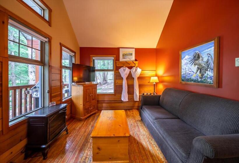 בקתת חדר, Halcyon Hot Springs Resort