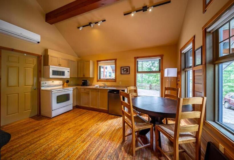 בקתת חדר, Halcyon Hot Springs Resort