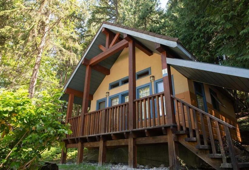 בקתת חדר, Halcyon Hot Springs Resort