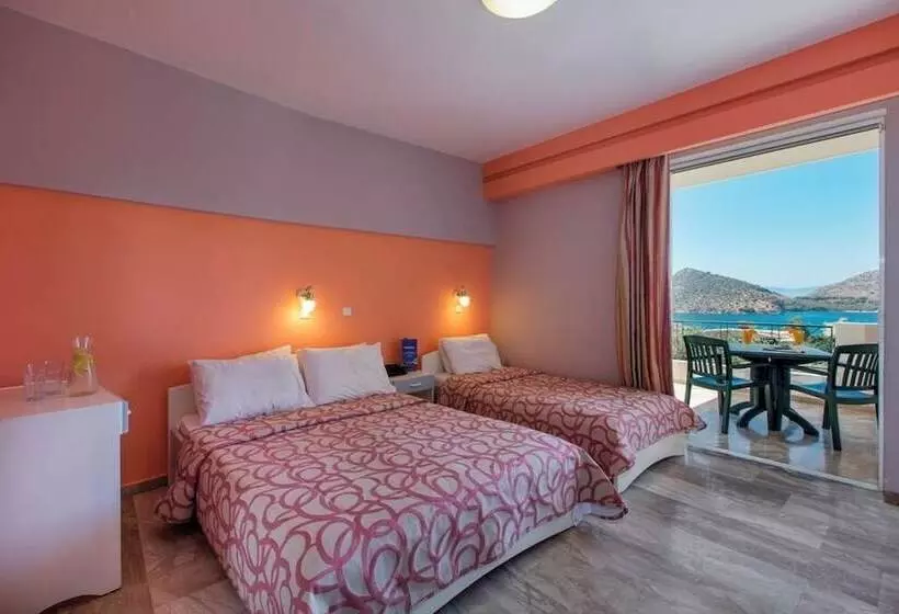 1 Bedroom Apartment Sea View