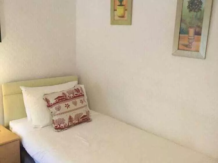 اتاق استاندارد یک نفره, Dragon Bed And Breakfast