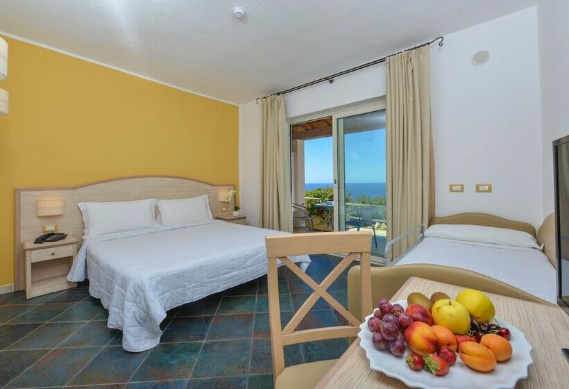 スタンダードトリプルルーム, Castelsardo Resort Village