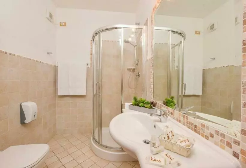 اتاق کلاسیک چهارنفره, Castelsardo Resort Village
