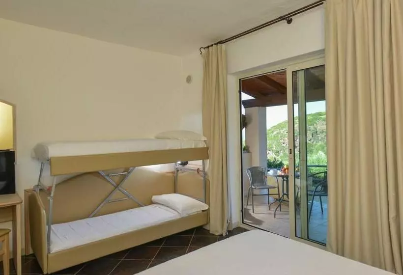 اتاق کلاسیک چهارنفره, Castelsardo Resort Village
