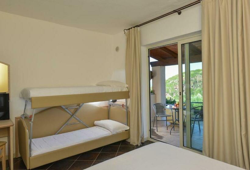 Номер Стандарт Трехместный, Castelsardo Resort Village