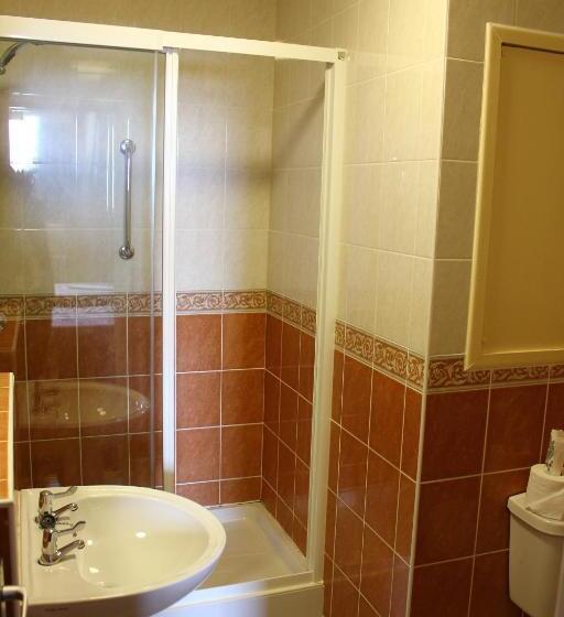 غرفة قياسية مطلّة علي البحر, Anchor Head