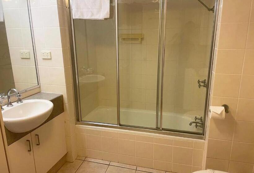 آپارتمان 1 خوابه با چشمانداز باغ, Aristocrat Apartments