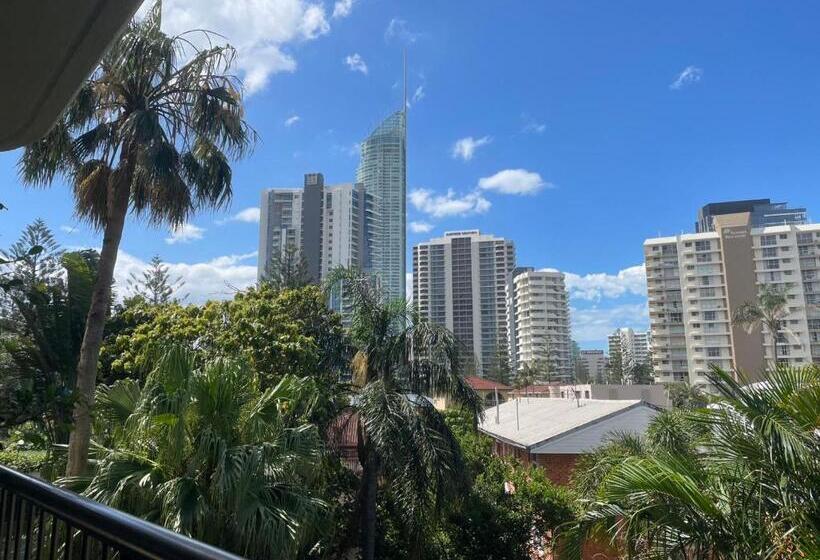 آپارتمان 1 خوابه با چشمانداز باغ, Aristocrat Apartments