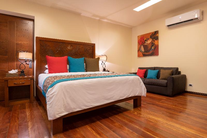 جناح جونيور, Baldi Hot Springs Hotel & Spa