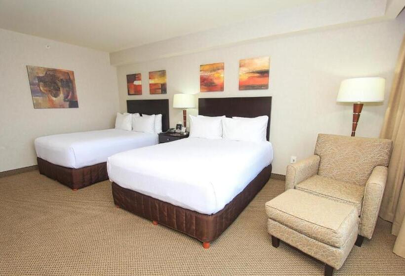 Номер Стандарт 2 Двуспальные Кровати, Crowne Plaza Leon, An Ihg