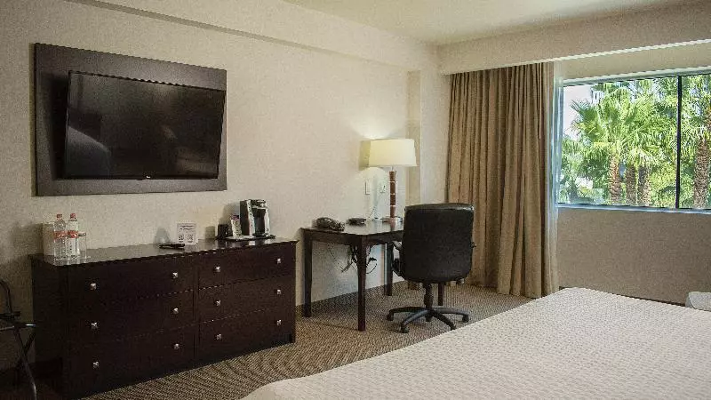 キングサイズベッドのスイートルーム, Crowne Plaza Leon, An Ihg