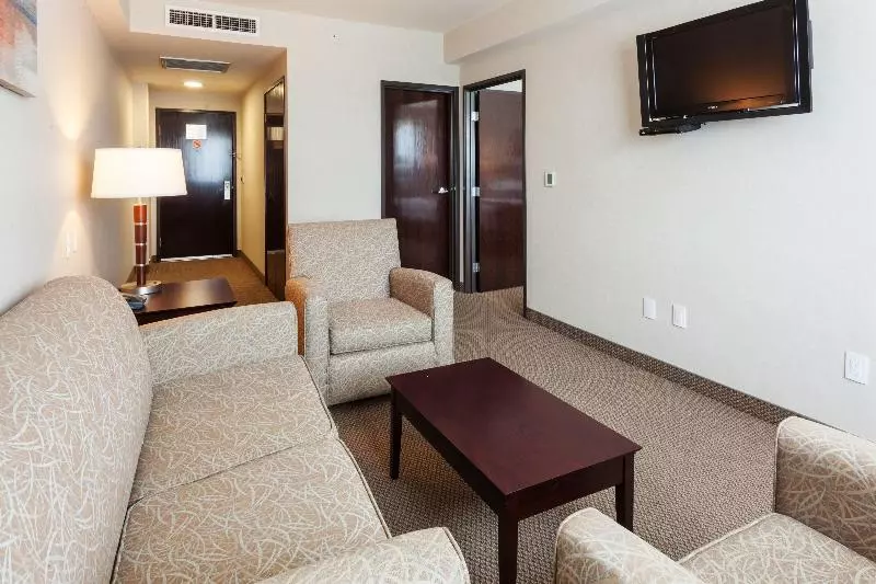 キングサイズベッドのスイートルーム, Crowne Plaza Leon, An Ihg