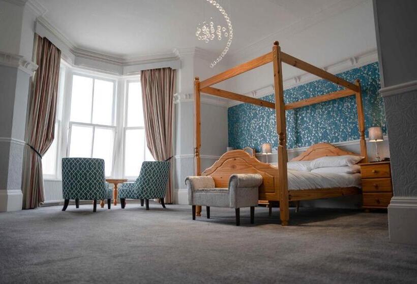 Люкс Вид на Море, Delmont