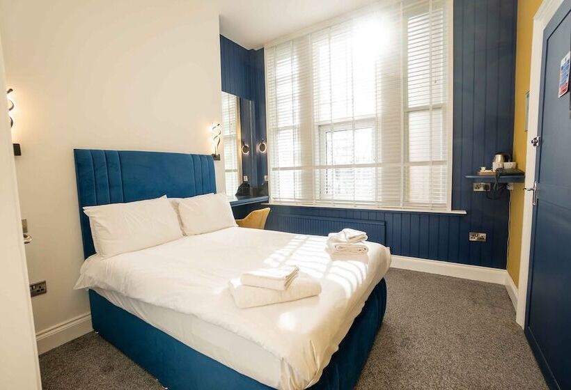 Номер Deluxe, Delmont