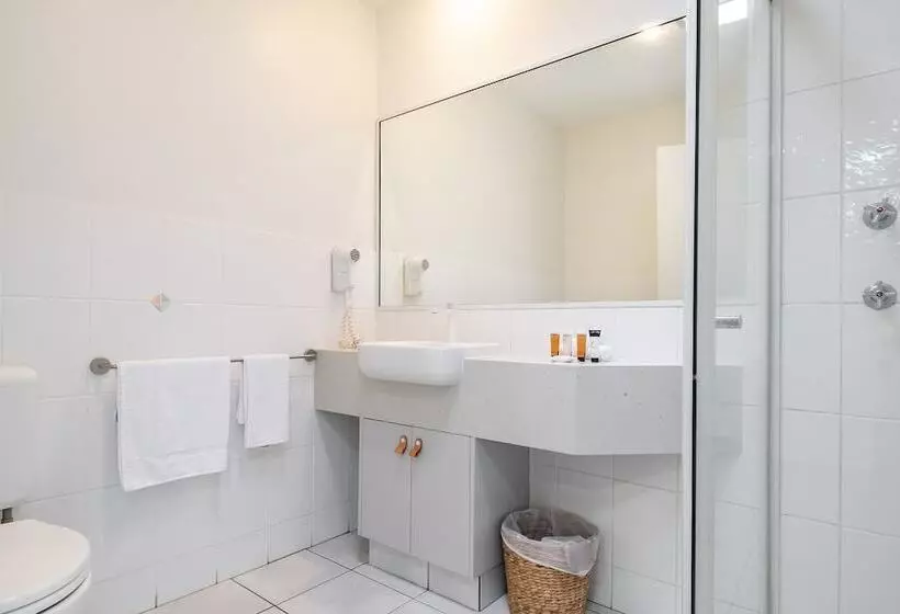 استودیوی استاندارد, Eco Beach Resort