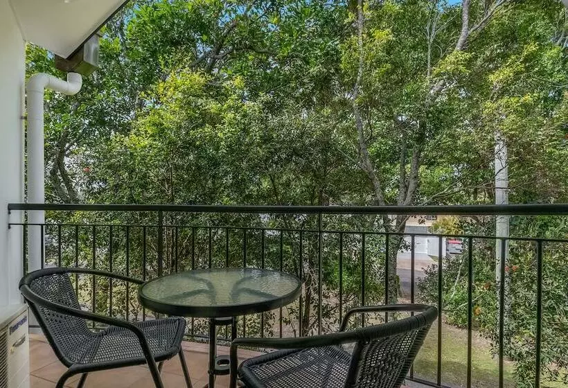 استودیوی استاندارد, Eco Beach Resort
