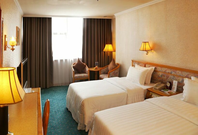 Номер Superior, Golden City