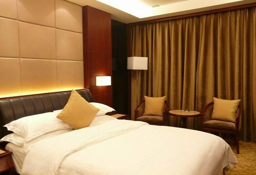 Номер Deluxe, Golden City