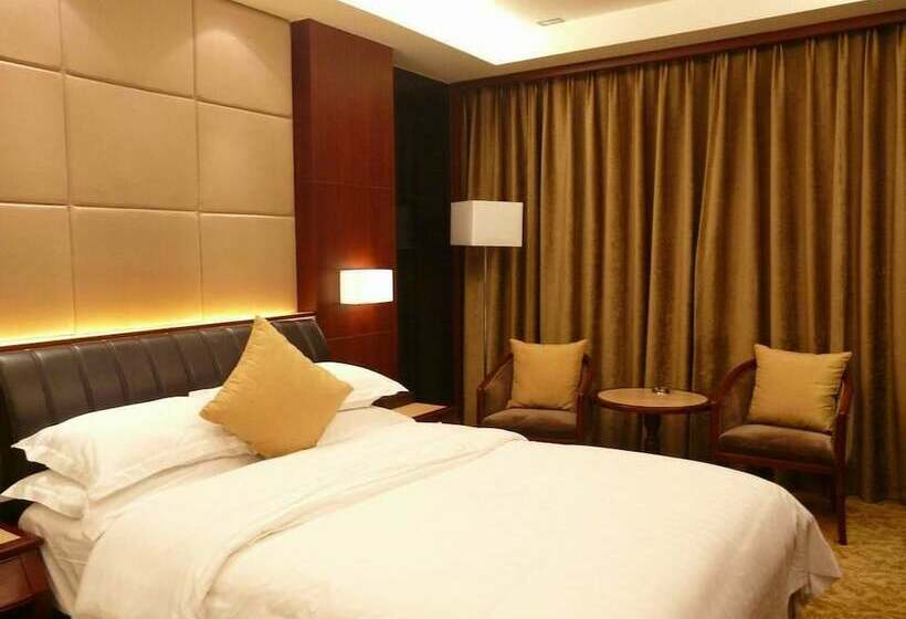 Номер Deluxe, Golden City