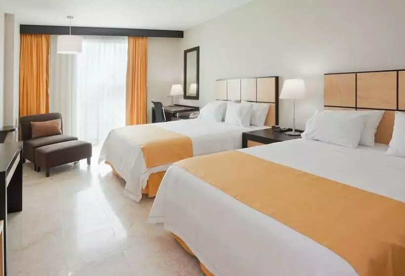 ２ダブルベッドのスタンダードルーム, Holiday Inn Express Ciudad Del Carmen, An Ihg