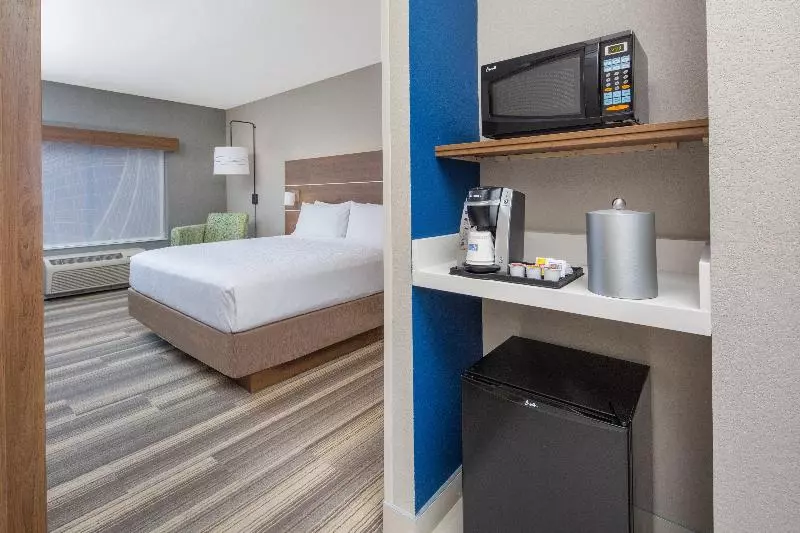 身障者適用キングサイズベッドルーム, Holiday Inn Express Surprise, An Ihg