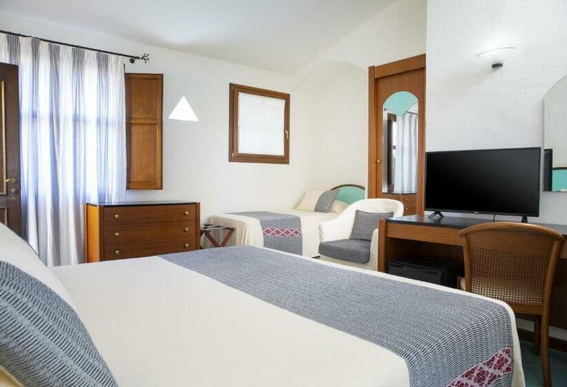 חדר סטנדרט לשלושה, La Torre