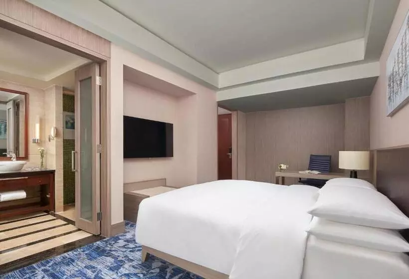 Executive Room Queen Bed, Nanning Marriott