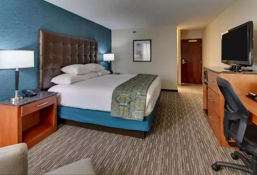 キングサイズベッドのデラックスルーム, Pear Tree Inn St Louis Airport