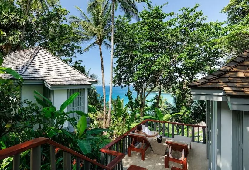 デラックスキャビン, The Surin Phuket