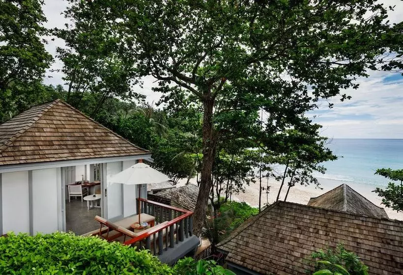 デラックスキャビン, The Surin Phuket