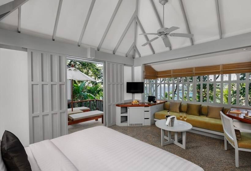 קוטג' דלוקס, The Surin Phuket