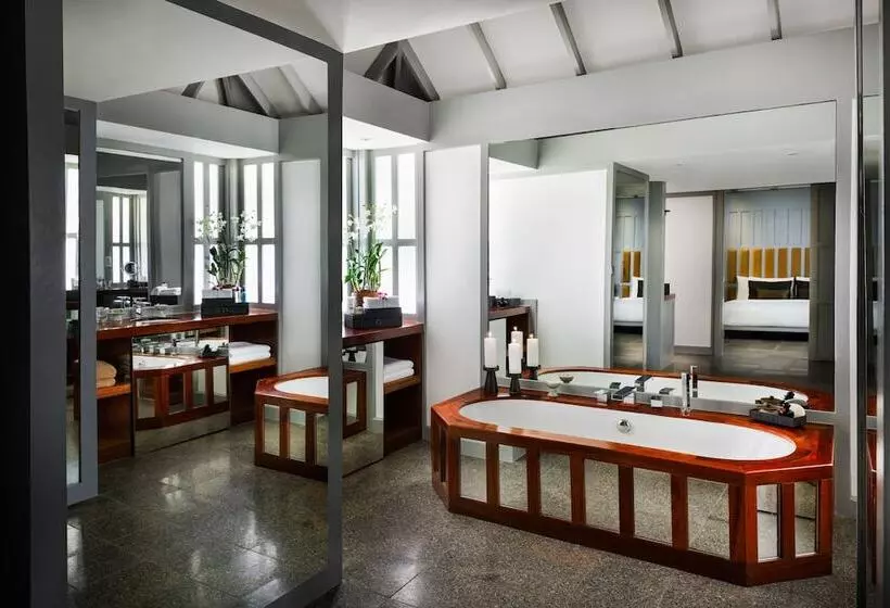デラックススイート, The Surin Phuket