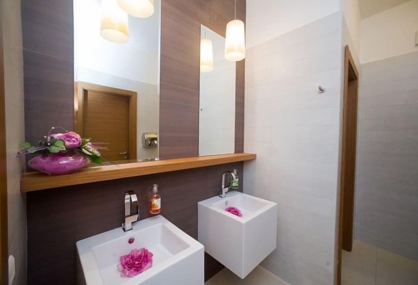 スタンダードシングルルーム, Vittoria