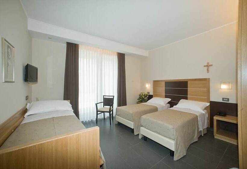 スタンダードトリプルルーム, Vittoria