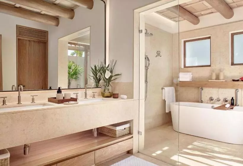 سوئیت با تخت بزرگ, The St. Regis Punta Mita Resort