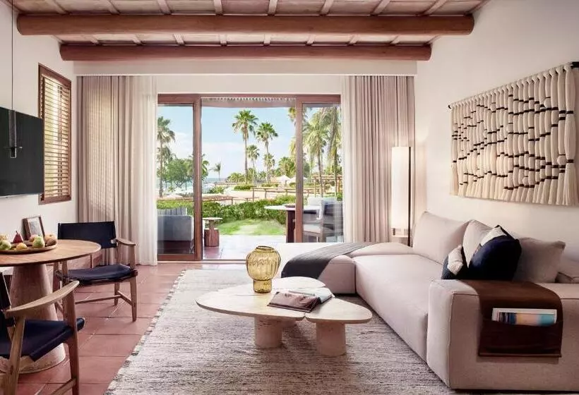 سوئیت جونیور با تخت بزرگ, The St. Regis Punta Mita Resort