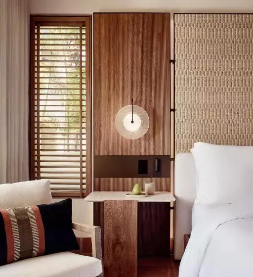 اتاق لوکس با تخت بزرگ, The St. Regis Punta Mita Resort