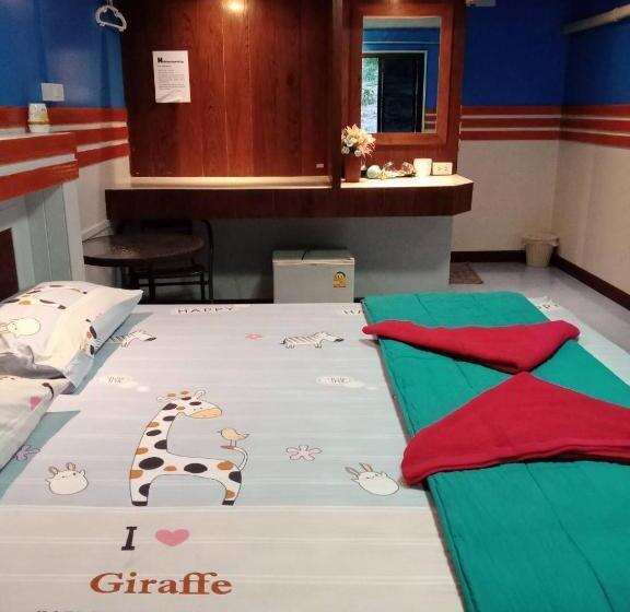 标准间, Mom Boutique Railay