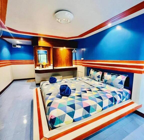 标准间, Mom Boutique Railay